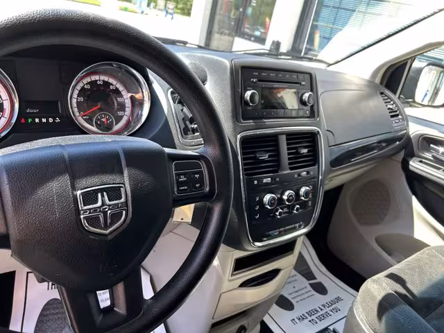 2015 Dodge Grand Caravan - 2C4RDGBG3FR660336 - Image #9